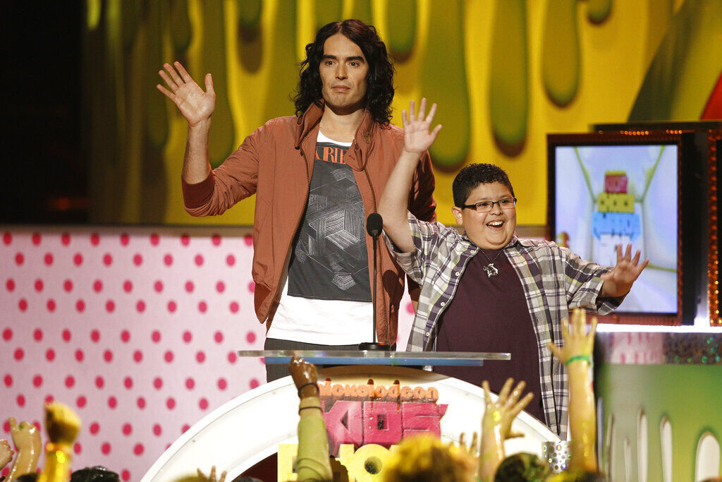 Russell Brand, Rico Rodriguez